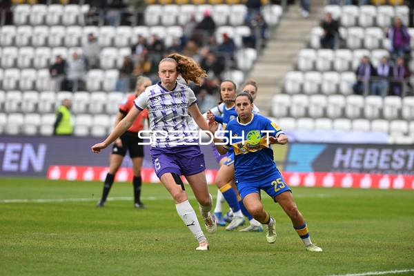 Zweikampf um den Ball