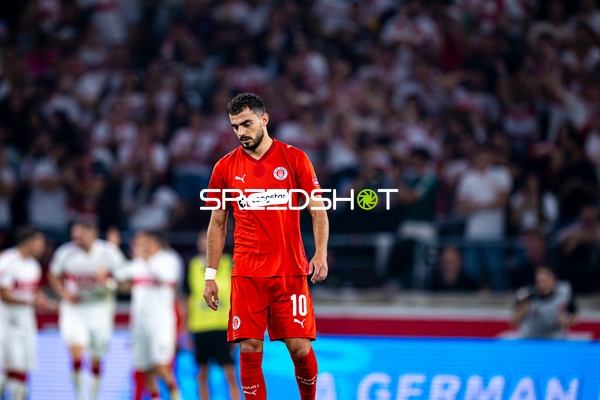 Danel Sinani (10; FC St. Pauli) zeigt Emotion