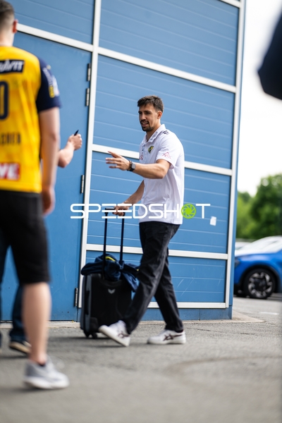 Coach gibt Anweisungen