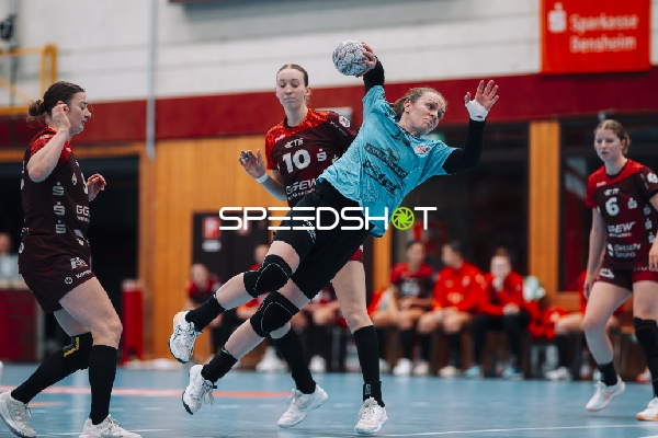 Szene mit Matilda Ehlert (10; HSG Bensheim/Auerbach) und Luca Farago (19; Thüringer HC)