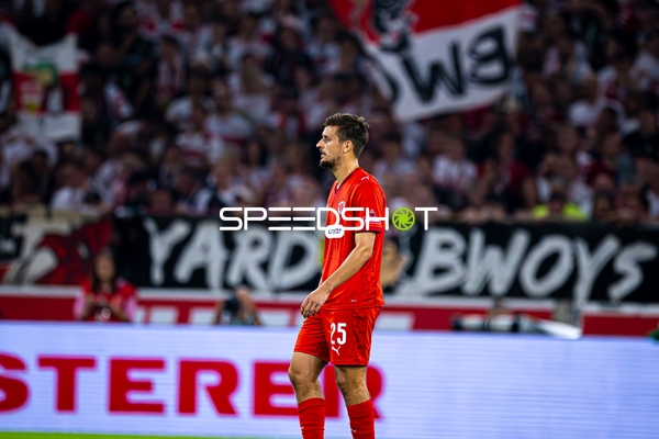 Dzwigala auf dem Feld