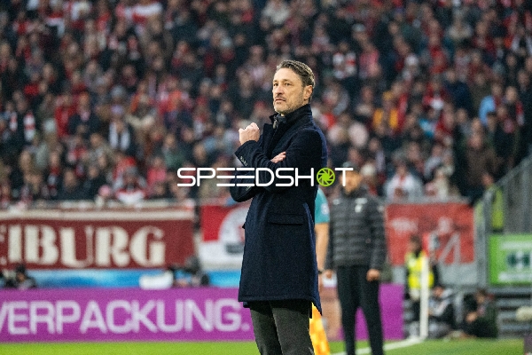 Trainer an der Seitenlinie