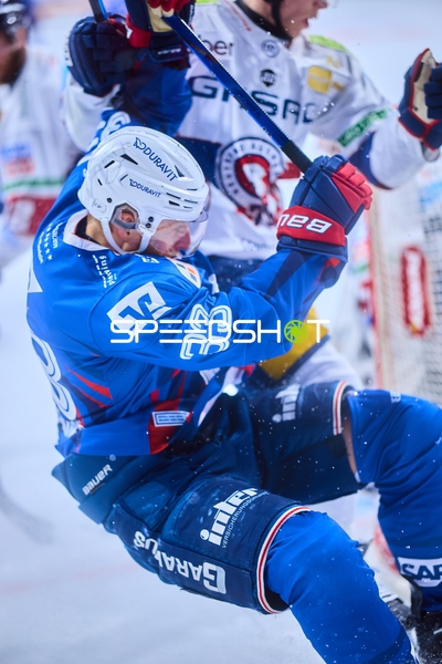 Zweikampf im Playoff-Halbfinale