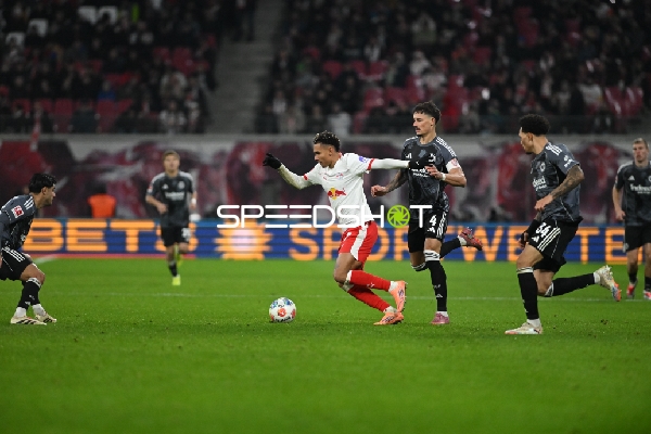 Zweikampf um den Ball