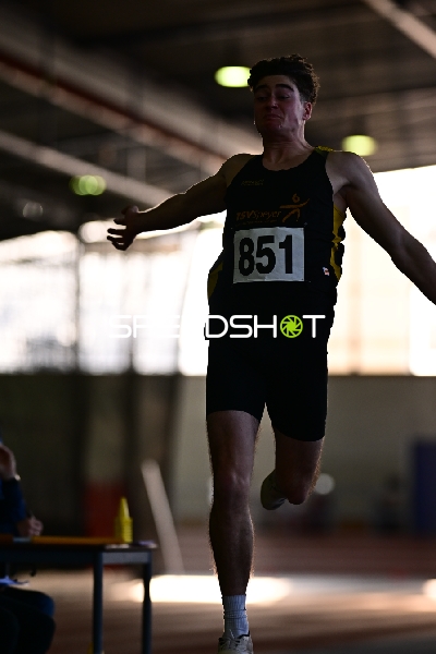 Athlet mit Startnummer 851 in Aktion