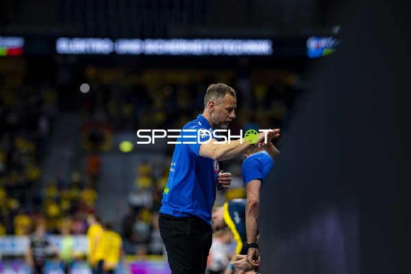 Maik Machulla (999; Rhein Neckar Löwen) in Ansprache