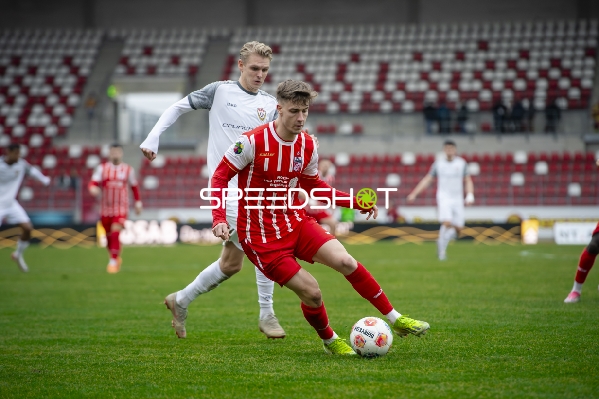 Zweikampf um den Ball