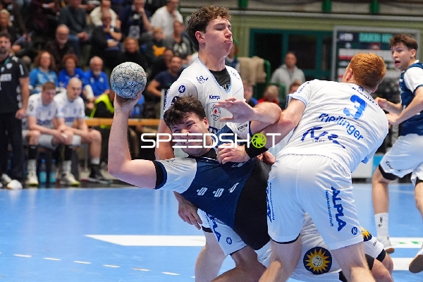 Aron Seesing (49; Bergischer HC) und Soeren Steinhaus (53; Bergischer HC) in Aktion