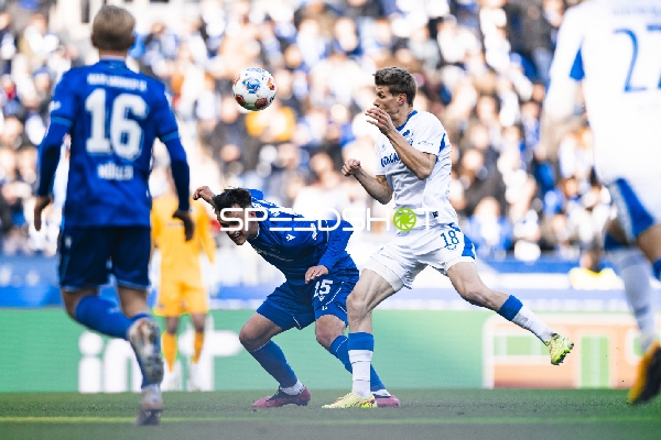 Zweikampf um den Ball