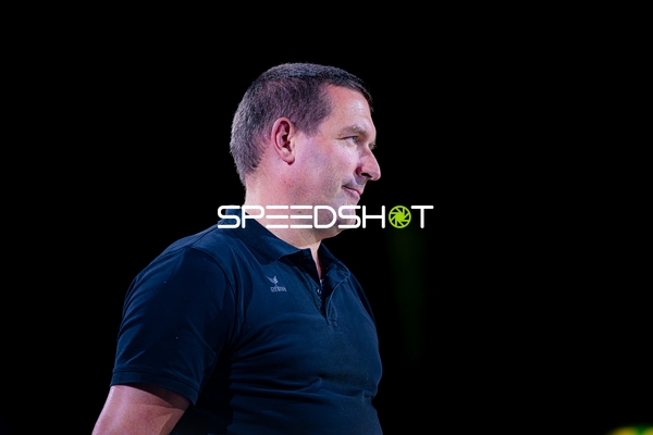 Geschäftsführer in der Halle