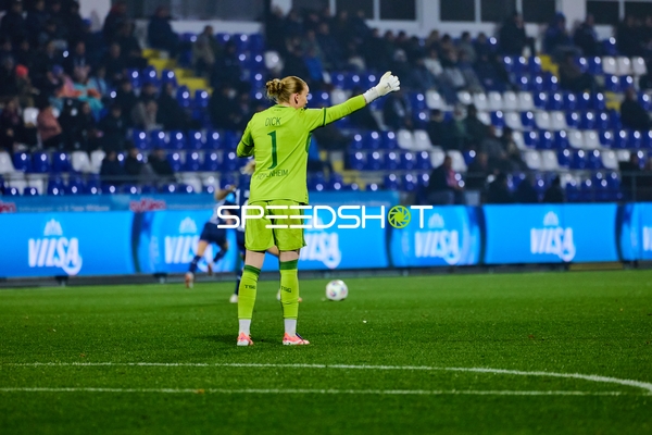 Torwart gibt Anweisungen