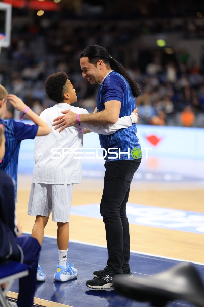 Szene mit DJ Horne (0; MLP Academics Heidelberg) und Dusan Neskovic (7; MLP Academics Heidelberg)