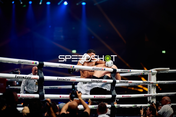 Profiboxer Emanuel Odiase im Ring