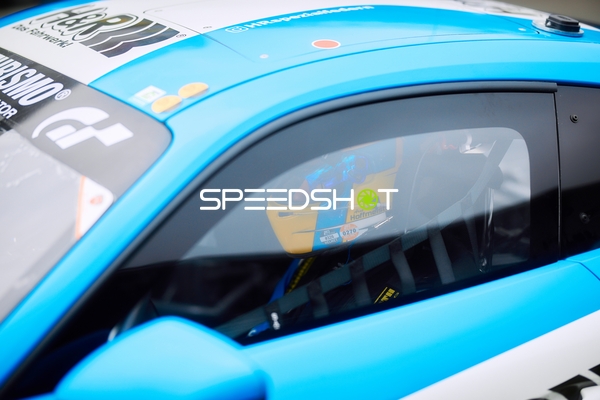 Fahrer im Cockpit Ito, Takashi (Tokyo) (268): Chong Kait Wai, Kohta Kawaai