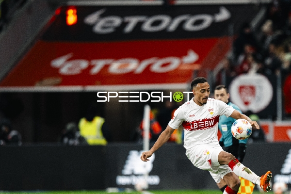 Schuss von Jamie Leweling (18; VfB Stuttgart)