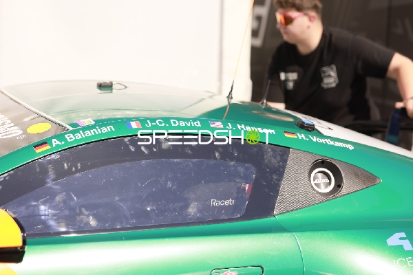 GT3-Rennfahrzeug am Nürburgring