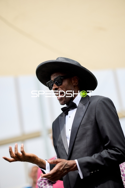 Ringside-Zone Face-Off