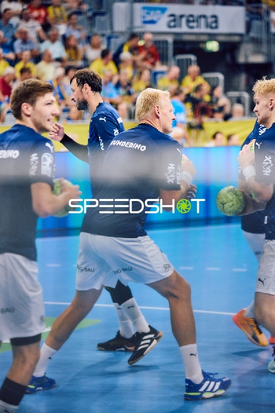 Spieler bereiten sich auf das Match vor