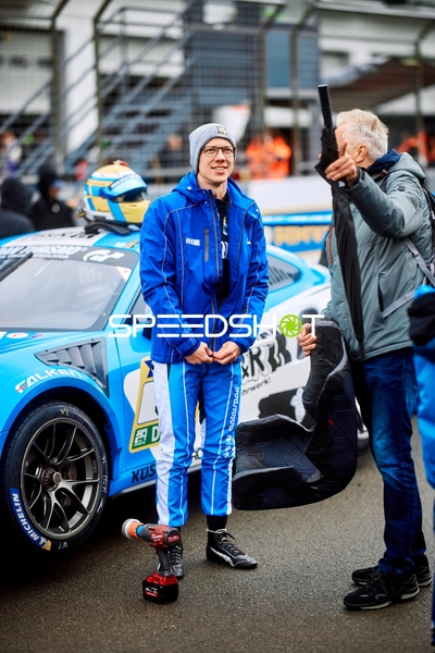 Mühlner Motorsport (921): Arne Hoffmeister, David Jahn, Tim Scheerbarth in der Boxengasse