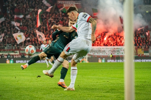 Zweikampf im Strafraum