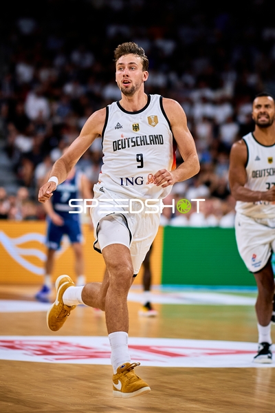 Franz Wagner (9; Deutschland) auf dem Court