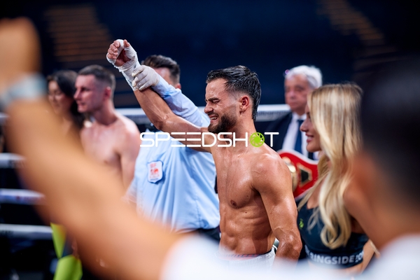 Devrim Gökduman (101; VIP) siegt im Ringside Zone Boxevent