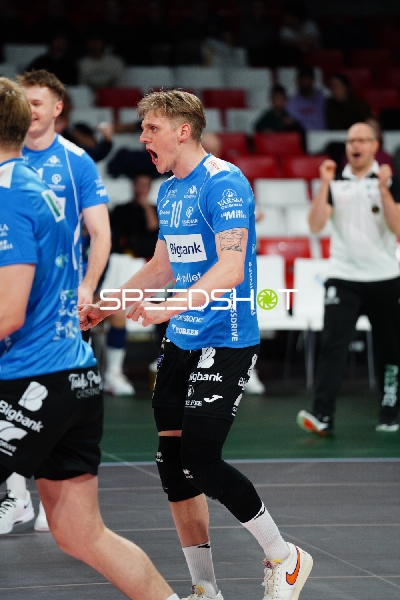 Spielszene mit Stefan Kaibald (10; BigBank Tartu)