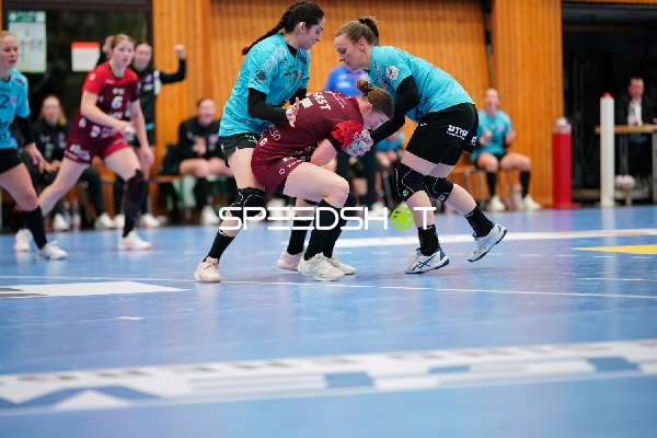 Szene mit Luca Farago (19; Thüringer HC) und Rikke Hoffbeck Petersen (22; Thüringer HC)