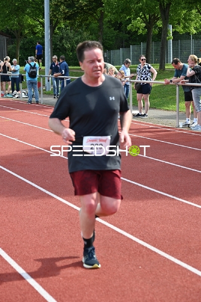 Läufer beim TVE Sommerlauf Edingen
