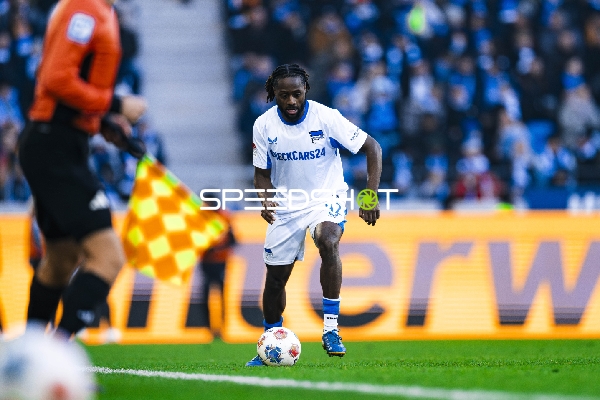 Spieler mit Ball in Aktion