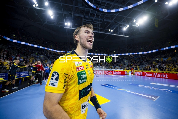 Steven Plucnar Jacobsen (9; Rhein Neckar Löwen) jubelt