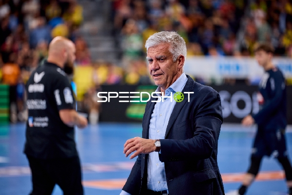 Trainer an der Seitenlinie