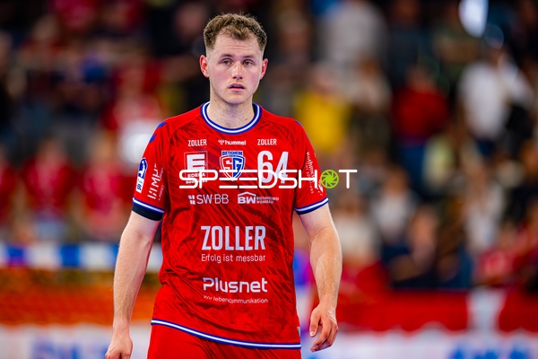 Spieler Maximilian Hejny (64;SG BBM Bietigheim) in Spielfeldmitte