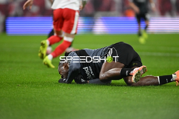 Verletzter Spieler am Boden