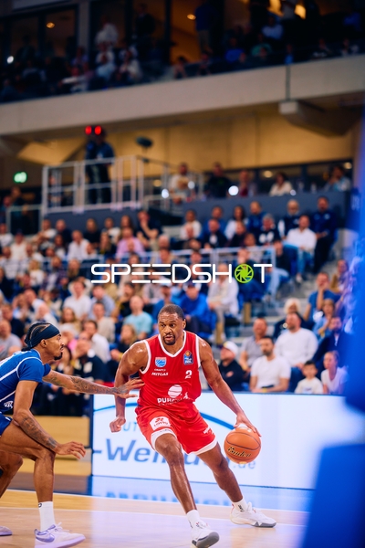 Intensive Dribbelaktion auf dem Spielfeld