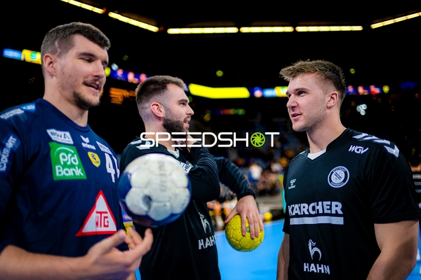 Spieler prellt Handball