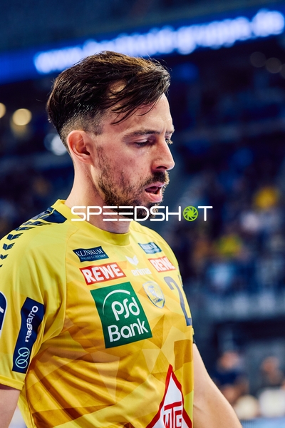 Spieler in Nahaufnahme auf dem Spielfeld