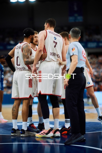 Spielerbesprechung auf dem Court