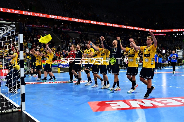 Jubel mit Mathias Larson (4; Rhein Neckar Löwen) und Teamkollegen