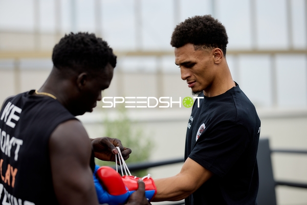 Ringside-Zone Face-Off