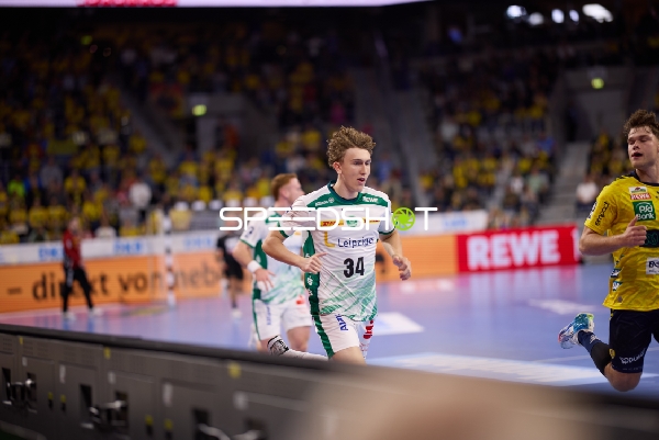 1. Handball-Bundesliga: David More (15; Rhein Neckar Löwen) und Anton Voß (34; SC DHfK Leipzig) in Aktion