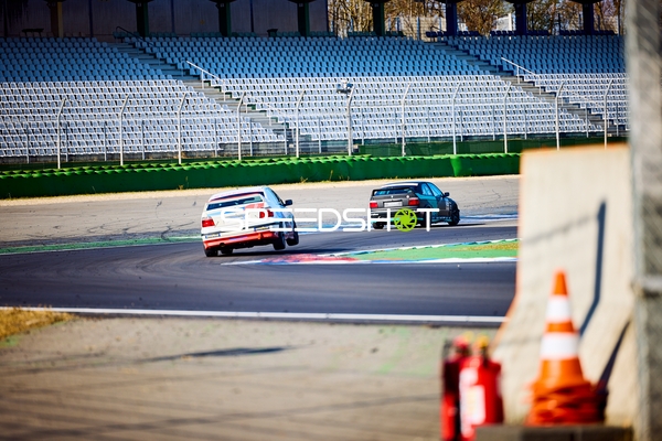 Rennwagen in Aktion auf dem Hockenheimring
