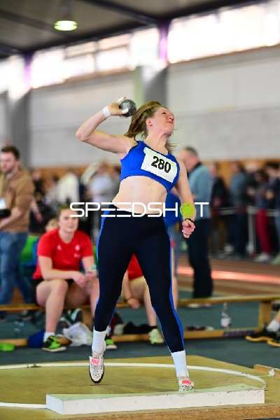 Kleiber Lena (280; TSG Hassloch) beim Kugelstoßen