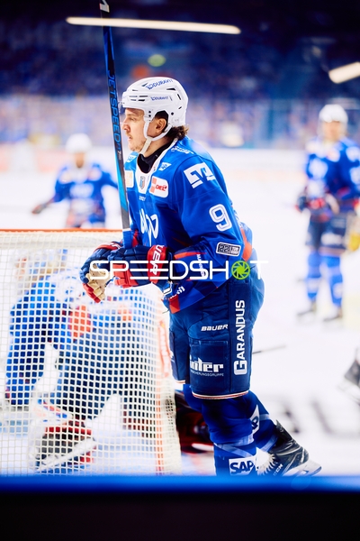 Mannheim Spieler vor dem Tor