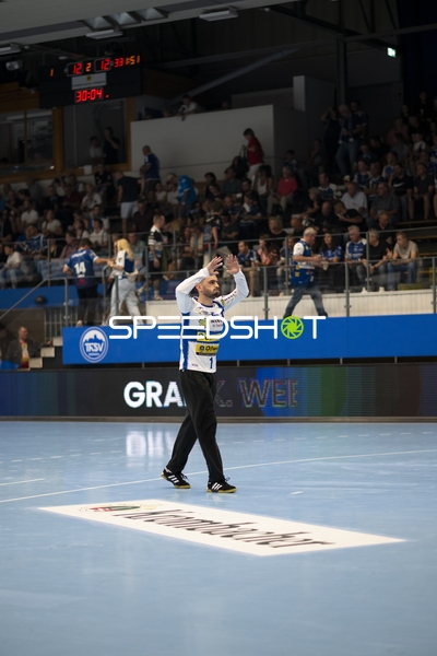 Matija Spikic (1; ThSV Eisenach) positioniert sich