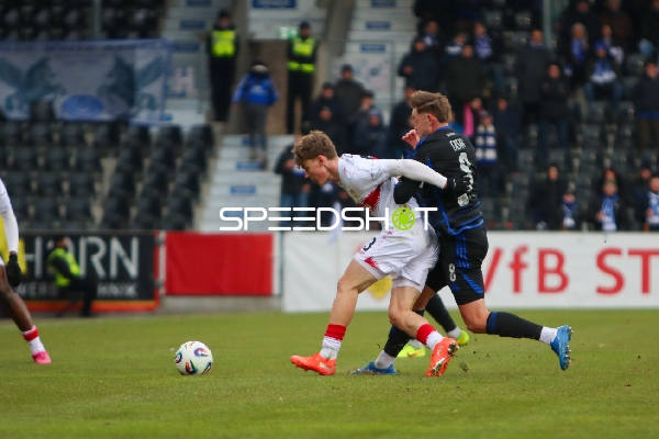 Zweikampf um den Ball