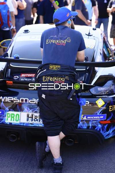 Mechaniker in der Boxengasse