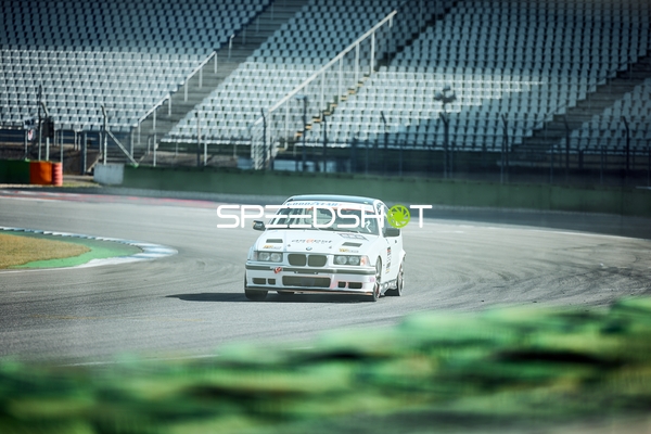 BMW auf Hockenheimring während Testfahrten
