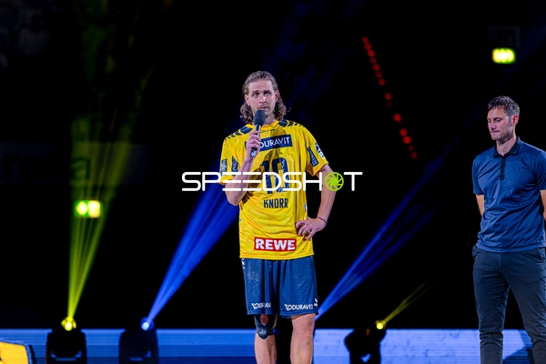 Juri Knorr (10, Rhein Neckar Löwen) spricht