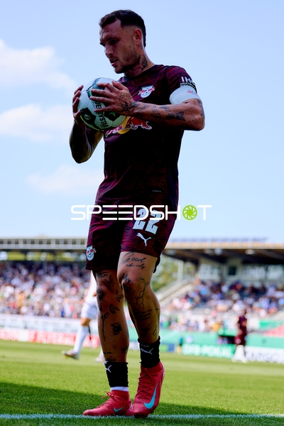 Ball-Aktion von David Raum (22; RB Leipzig)